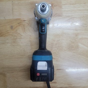 Cho thuê máy bắn vít pin - máy bắn vít tôn tại Hà Nội